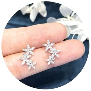 Gorgeous 925 Silver Sim. Diamond Flower Studs
